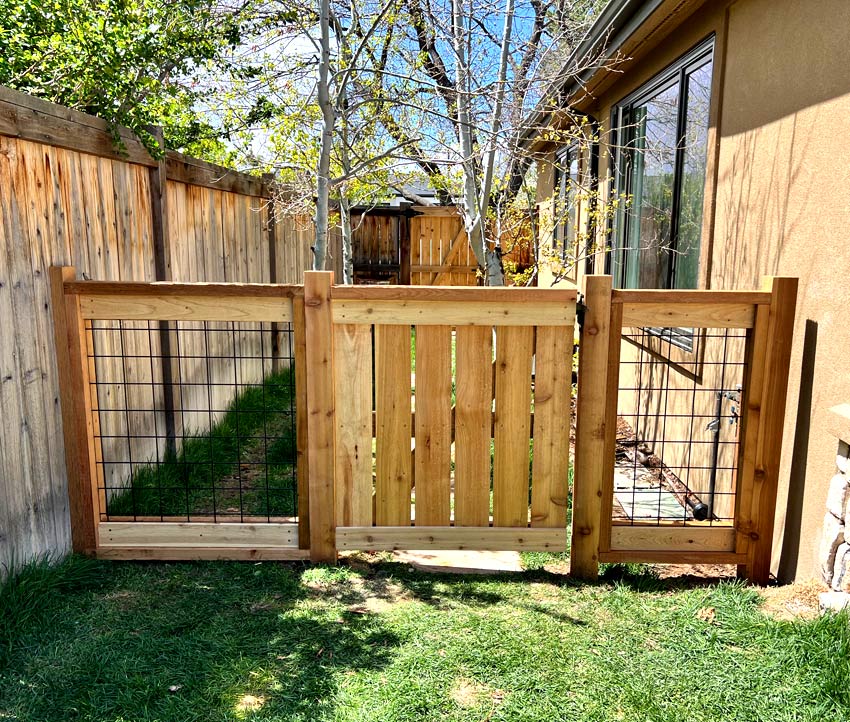 hog_panel_wood_fence_gate_littleton_colorado Hog panel wire fence gate in Denver, Colorado.